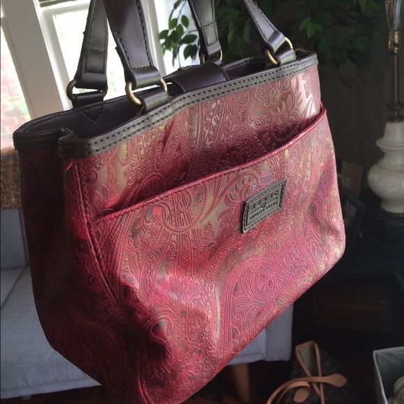 relic leather purse